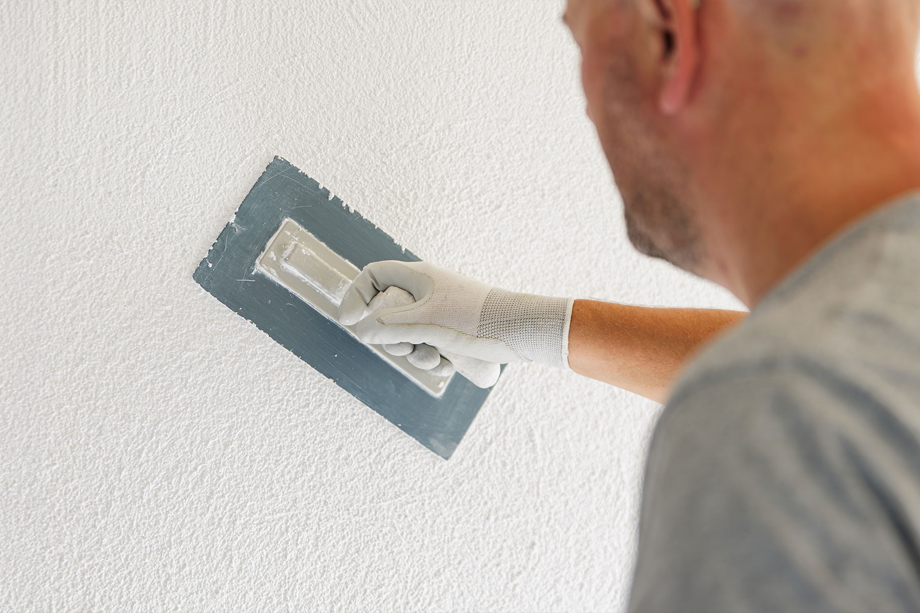 Verputzarbeiten an Wand und Decke in Thun