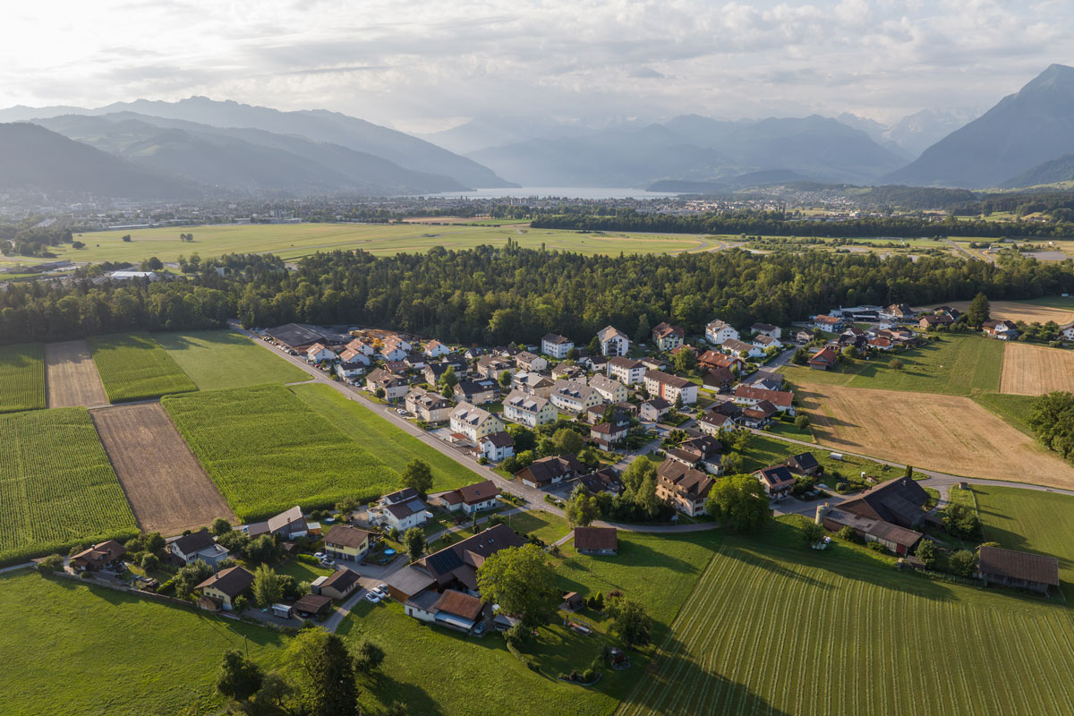 Malerarbeiten, Gipserarbeiten und Reinigung für Innenräume und Fassaden in Thun und Umgebung