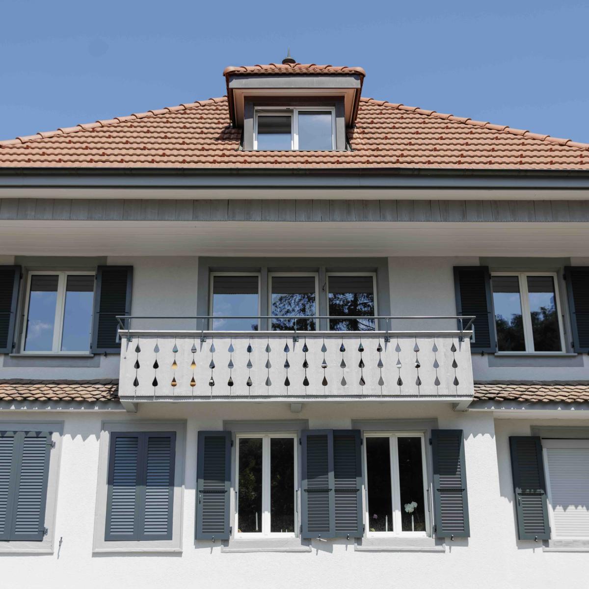 Malerarbeiten und Fassadenrenovation eines Mehrfamilienhauses in Thun